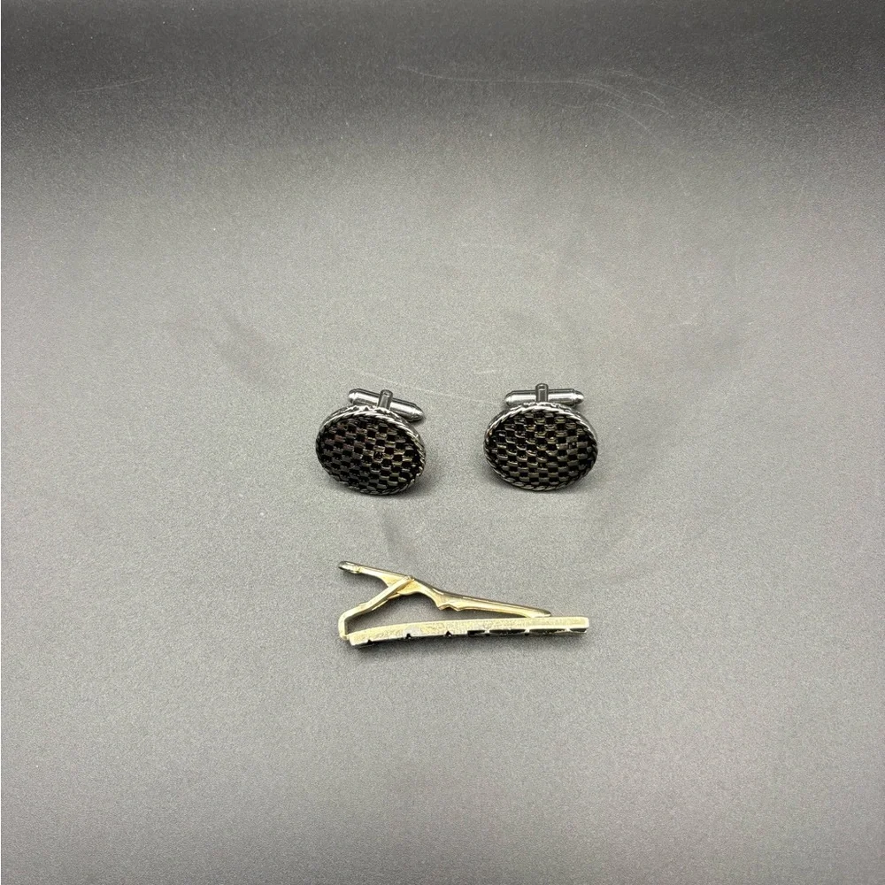 Vintage Cufflink Set Black Silver Tone Crown Fleur De Lis Etched Design
